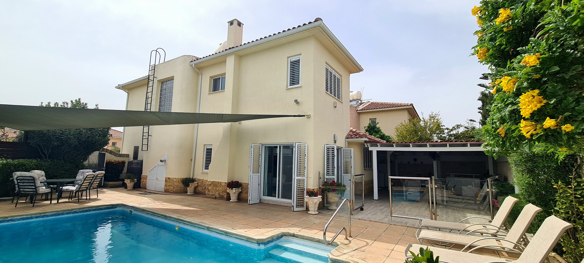 4 Bed villa – Mesogi