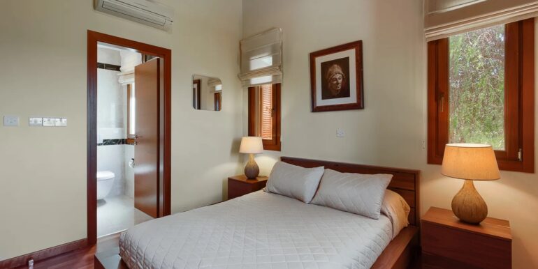 superior villa bed room