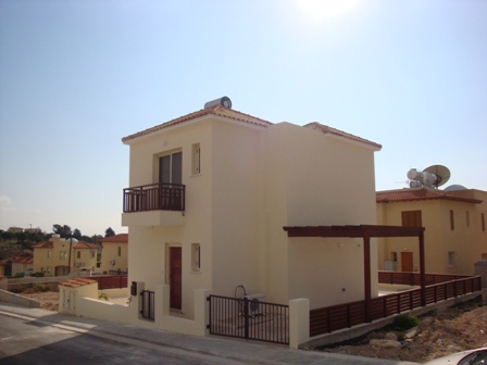 2 Bedroom house for sale in Peyia